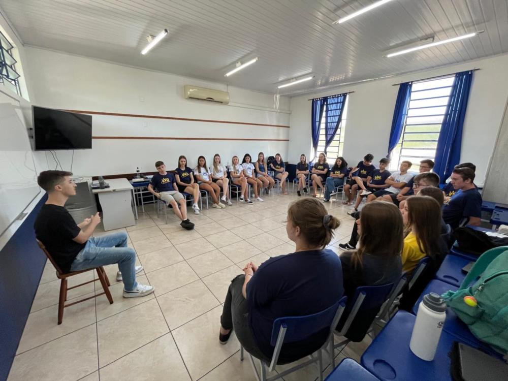 Ex-aluno do IMI compartilha experiência na aula de Projeto de Vida