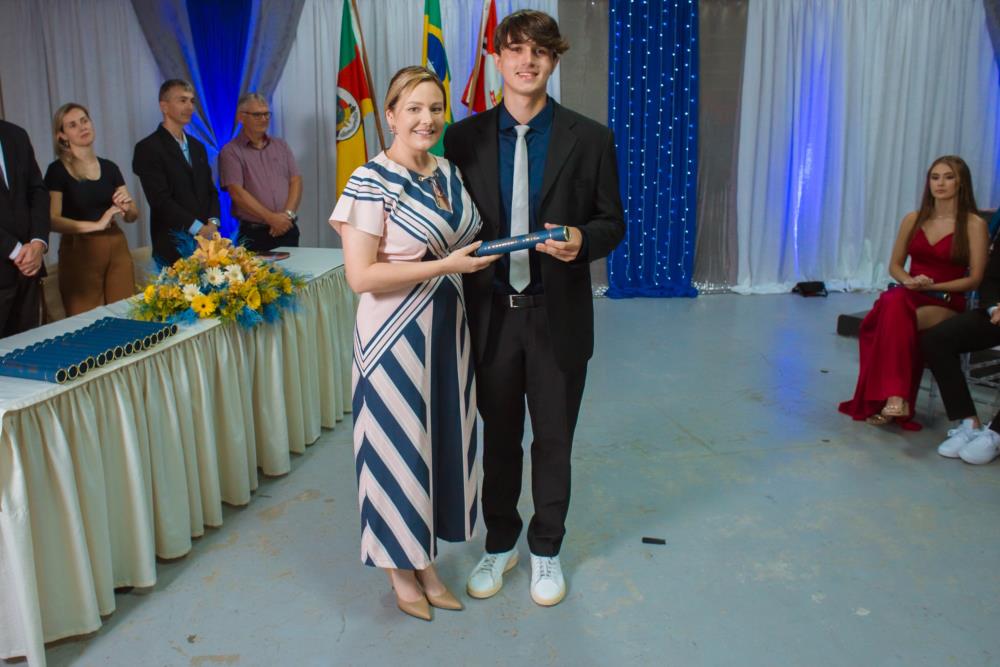 Formatura da 15ª turma do Ensino Médio do IMI