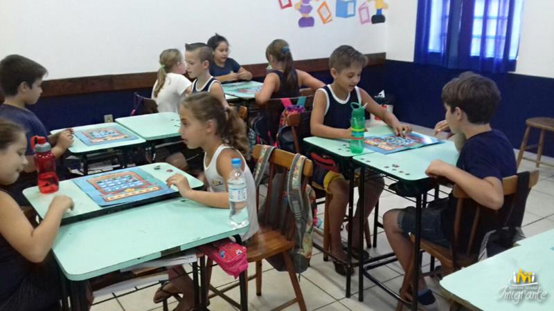 Turma do 4º ano do IMI aprende a tabuada de forma interativa