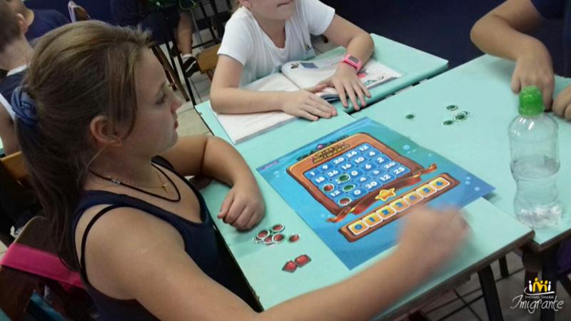 Turma do 4º ano do IMI aprende a tabuada de forma interativa