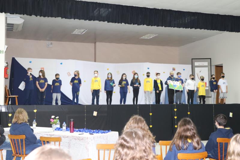 A reciclagem pode salvar o mundo: Estudantes do 5° ano I conscientizam a população sobre o descarte correto do lixo